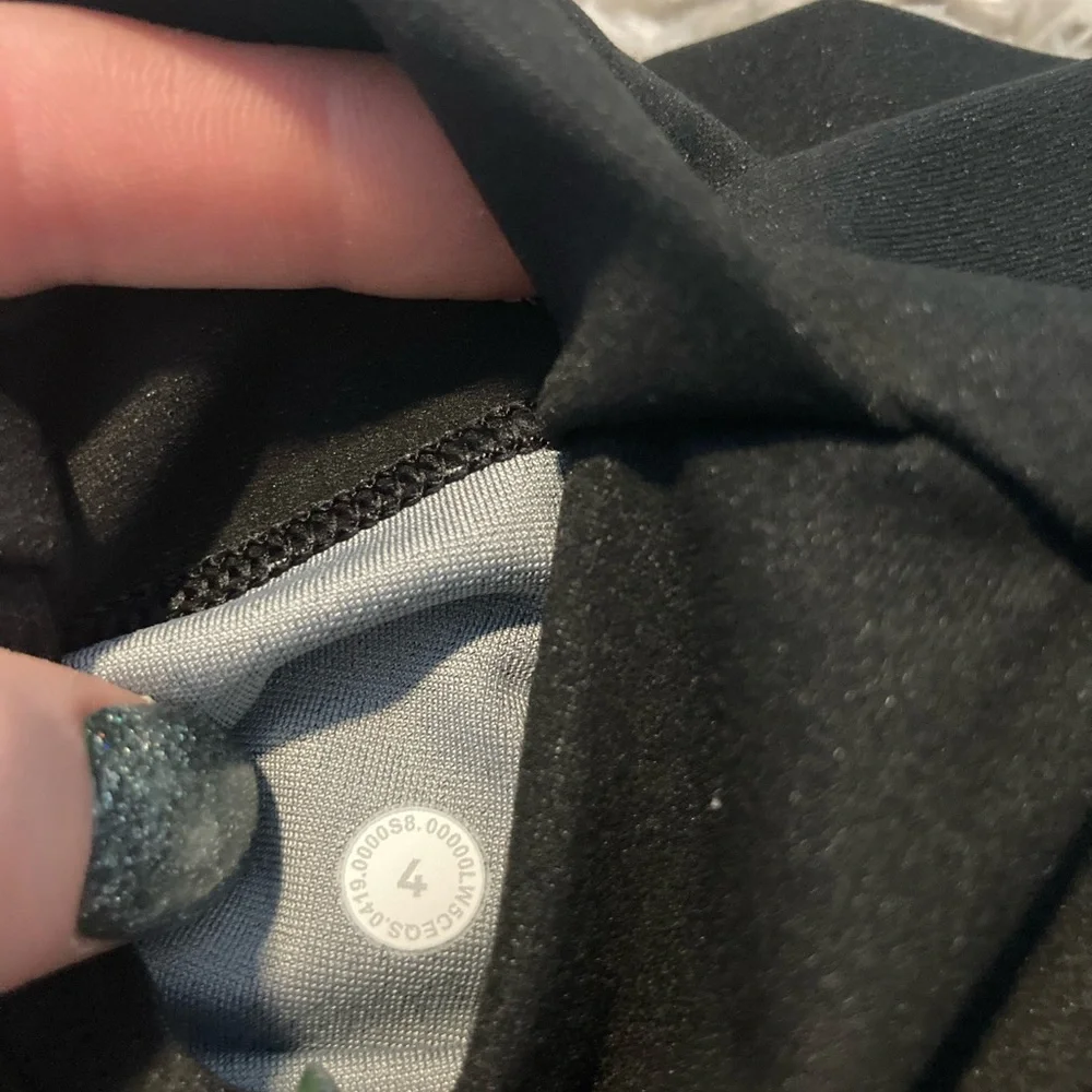 💕EUC! Lululemon leggings 4 - Picture 8 of 9